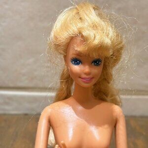 VTG Mattel Barbie Doll Blonde Hair Bangs Twist & Turn 1976 Head 1966 Body China
